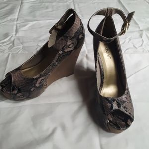 Snake skin pattern wedges